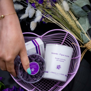 Coffrets sur-mesure ! 

En boutique ou en ligne, on réalise toujours avec plaisir vos coffrets pour toutes les occasions ! Qu'ils soient uniquement gourmands, beauté, ou un mélange de toutes vos envies, n'hésitez pas à nous contacter 💜

-
#lamaisondelaviolette #violettes #violettesdetoulouse #àtoulouse #cadeau #cadeautoulouse #cadeaulocal #fleurdeviolette #culture #artisanatfrancais #boutique #madeinoccitanie #occitanie