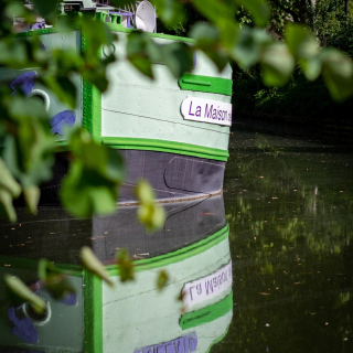 Depuis juillet 2000, nous vous recevons dans notre boutique-péniche, amarrée sur le Canal du Midi Ce Canal, cher à notre région, est classé patrimoine mondial de l’@unesco. Nous vous racontons son incroyable histoire lors des journées du Patrimoine et de vos visites à bord... Si vous avez la moindre question lors de votre visite, nous sommes à votre écoute ! #Violettes #Violette #ViolettesDeToulouse #MaisonDeLaViolette #VisitezToulouse #ToulouseTourisme #ToulouseVilleRose #ToulouseMaVille #ToulouseFr #ToulouseOccitanie #Occitanie #HauteGaronne @vnftourisme