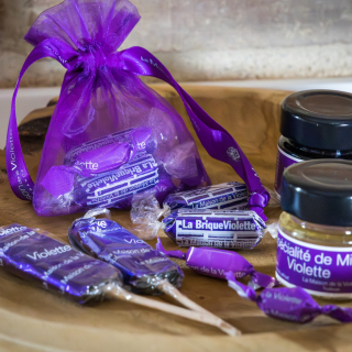 Pour vos évènements professionnels ou familiaux, 
nous imaginons et créons, avec nos artisans, des cadeaux rendant hommage à la violette de Toulouse pour vos invités : gourmandises, senteurs ou même les deux !

#Violettes #Violette #ViolettesDeToulouse #MaisonDeLaViolette #FoodToulouse #ToulouseFood #FoodInToulouse