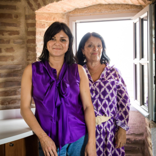Notre duo mère-fille vous souhaite un magnifique été, 
que vous soyez dans notre belle ville toulousaine
ou ailleurs en vacances ! 

Toulousain(e)s, notre péniche reste ouverte durant tout cet été !

#FemmeEntrepreneure #FemmeEntrepreneuse #FemmeEngagée #OccitanieTourisme #TourismeOccitanie #RegionOccitanie #FCE #FCE31 #portraittoulouse #portraitdefemme #Violettes #Violette #ViolettesDeToulouse #MaisonDeLaViolette #entreprisefamilale #merefille