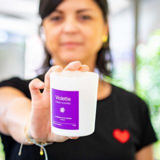 Notre bougie figue-violette est l'un de vos coups de coeur ❤️

Sa douce senteur gourmande vous accompagne pendant 40 heures environ. Un produit réalisé exclusivement en cire de soja !

#Violettes #Violette #ViolettesDeToulouse #MaisonDeLaViolette #senteur #senteurnaturelle #lamaisondelaviolette #violettes #violettesdetoulouse #àtoulouse #visiteztoulouse #toulousecity #culture #artisanatfrancais #boutique #madeinoccitanie #occitanie##createurfrancais #creatricefrancaise