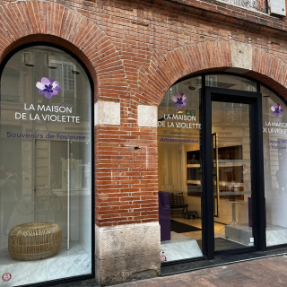 Nous sommes très heureuses de vous annoncer 
l'ouverture de notre pop-up dans le centre ville de Toulouse ! 🌸 

On vous retrouve dès ce samedi 4 mai à 10h
au 30 rue des arts (quartier Saint-Georges) 
puis du mardi au samedi de 10h à 19h !

Ouverture J-2 

#popup #popupstore #boutiquetoulouse #nouvelleboutique #Violettes #Violette #ViolettesDeToulouse #MaisonDeLaViolette #VisitezToulouse #ToulouseMaVille #ToulouseFr ##commerçant