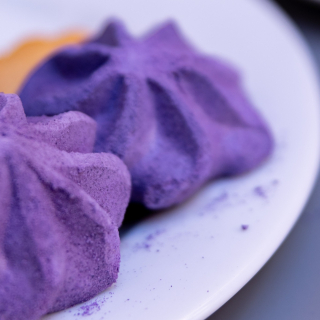 Nos meringues à la violette sont prêtes à faire craquer vos papilles ! 

A retrouver uniquement dans notre boutique-péniche à Toulouse, à côté de la Gare Matabiau

#Violettes #Violette #ViolettesDeToulouse #MaisonDeLaViolette #sucrerie #gourmandise #FoodToulouse #ToulouseFood #FoodInToulouse #RecetteSucree #RecetteGourmande #VisitezToulouse #ToulouseTourisme #ToulouseVilleRose
